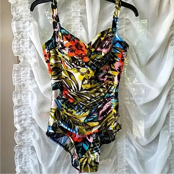 MIRACLESUIT Tropical Escape Swimsuit with Gold Hardware Like New Beach 10 - Picture 9 of 10